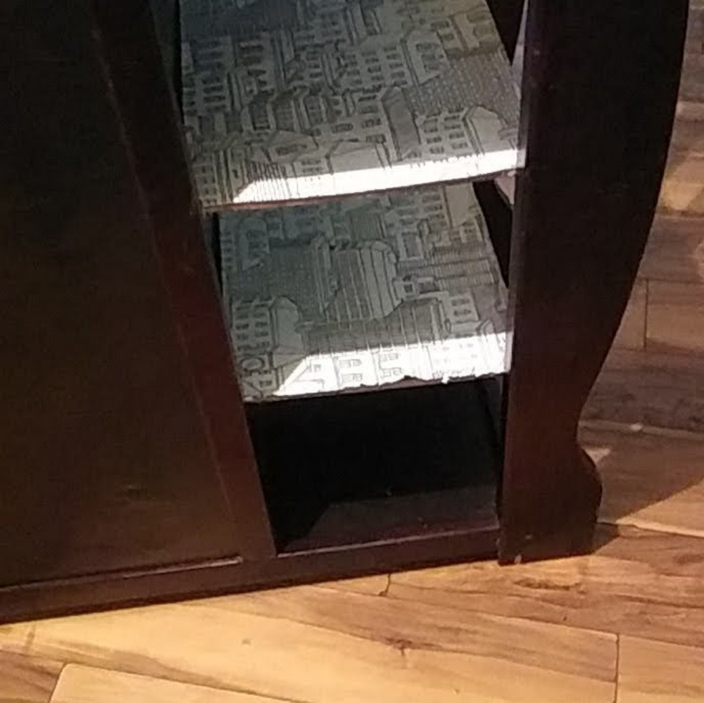 Changing Table - Picture 2 of 5
